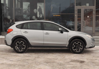 Подержанный автомобиль Subaru XV 2012 года (4 фото)