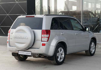 Подержанный автомобиль Suzuki Grand Vitara 2008 года (5 фото)
