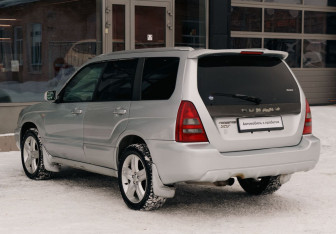 Подержанный автомобиль Subaru Forester Suv 2002 года (7 фото)