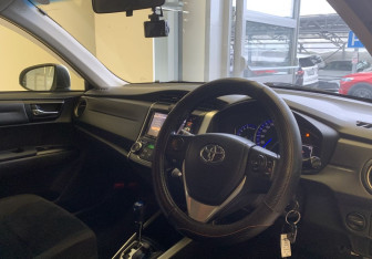 Подержанный автомобиль Toyota Corolla Wagon 2014 года (10 фото)