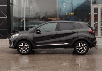 Подержанный автомобиль Renault Kaptur 2018 года (8 фото)