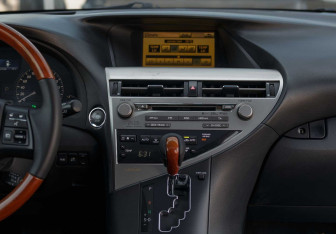 Подержанный автомобиль Lexus RX 2010 года (14 фото)