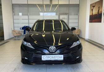 Подержанный автомобиль Toyota Camry Sedan 2019 года (2 фото)