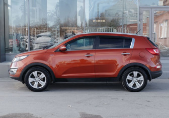 Подержанный автомобиль Kia Sportage 2011 года (8 фото)