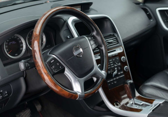 Подержанный автомобиль Volvo XC60 2010 года (11 фото)