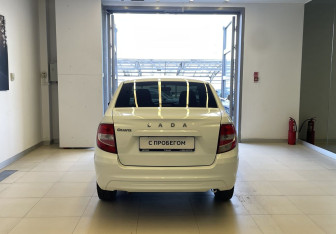 Подержанный автомобиль LADA (ВАЗ) Granta Sedan 2019 года (5 фото)