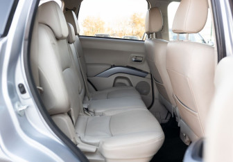 Подержанный автомобиль Mitsubishi Outlander 2008 года (21 фото)