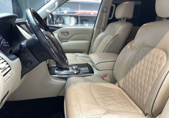 Подержанный автомобиль Infiniti QX80 2018 года (12 фото)
