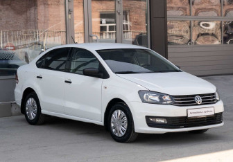 Подержанный автомобиль Volkswagen Polo Sedan 2019 года (3 фото)