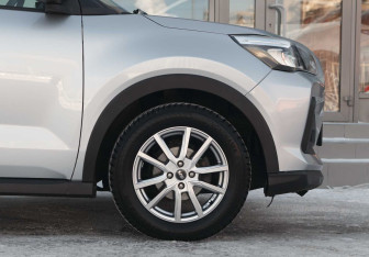 Подержанный автомобиль Daihatsu Rocky 2021 года (9 фото)