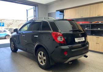 Подержанный автомобиль Opel Antara 2010 года (7 фото)