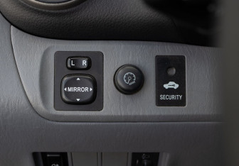 Подержанный автомобиль Toyota RAV4 2002 года (17 фото)