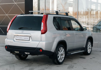 Подержанный автомобиль Nissan X-Trail 2012 года (5 фото)