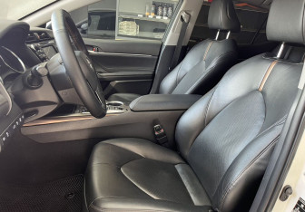 Подержанный автомобиль Toyota Camry Sedan 2018 года (9 фото)