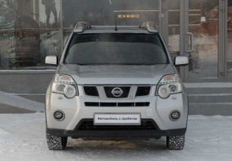 Подержанный автомобиль Nissan X-Trail 2013 года (2 фото)