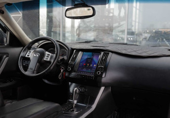 Подержанный автомобиль Infiniti FX 2003 года (10 фото)