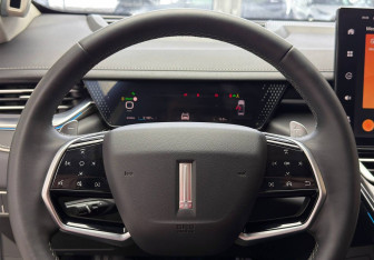 Подержанный автомобиль Wey Coffee 01 2023 года (14 фото)