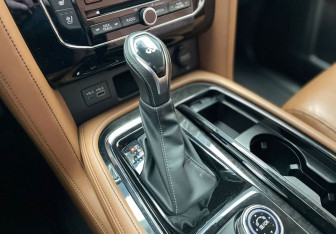 Подержанный автомобиль Infiniti QX80 2021 года (24 фото)