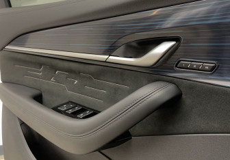 Подержанный автомобиль Geely Monjaro 2024 года (16 фото)