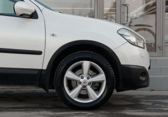 Подержанный автомобиль Nissan Qashqai 2013 года (9 фото)