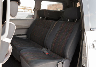 Подержанный автомобиль Daihatsu Delta Wagon Compactvan 2001 года (16 фото)