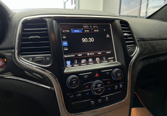 Подержанный автомобиль Jeep Grand Cherokee 2014 года (13 фото)