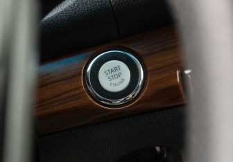 Подержанный автомобиль Nissan Teana 2010 года (15 фото)
