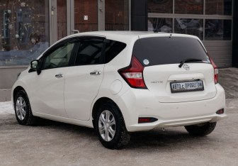 Подержанный автомобиль Nissan Note 2020 года (7 фото)
