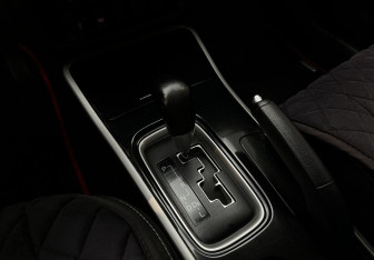 Подержанный автомобиль Mitsubishi Outlander 2018 года (12 фото)