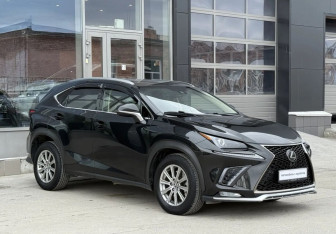 Подержанный автомобиль Lexus NX 2020 года (3 фото)