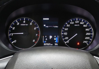 Подержанный автомобиль Mitsubishi Outlander 2016 года (11 фото)