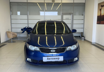 Подержанный автомобиль Kia Cerato Sedan 2010 года (3 фото)