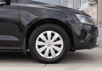 Подержанный автомобиль Volkswagen Jetta Sedan 2014 года (9 фото)