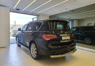 Подержанный автомобиль Infiniti QX56 2012 года (6 фото)