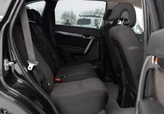 Подержанный автомобиль Chevrolet Captiva 2007 года (18 фото)