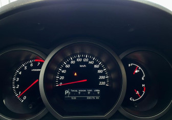 Подержанный автомобиль Suzuki Grand Vitara 2009 года (13 фото)