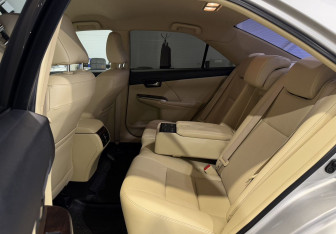 Подержанный автомобиль Toyota Camry Sedan 2017 года (13 фото)