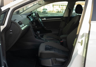 Подержанный автомобиль Volkswagen Golf Wagon 2013 года (19 фото)