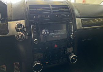 Подержанный автомобиль Volkswagen Touareg 2008 года (13 фото)