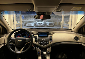 Подержанный автомобиль Chevrolet Cruze Sedan 2012 года (9 фото)