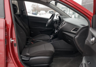 Подержанный автомобиль Hyundai Solaris Sedan 2020 года (19 фото)