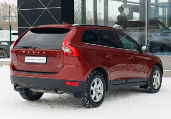 Подержанный автомобиль Volvo XC60 2010 года (5 фото)