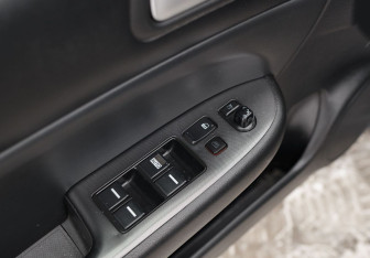 Подержанный автомобиль Honda Accord Sedan 2006 года (16 фото)