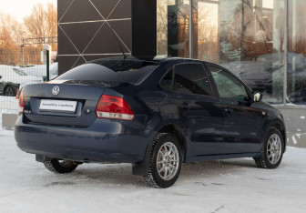 Подержанный автомобиль Volkswagen Polo Sedan 2011 года (5 фото)