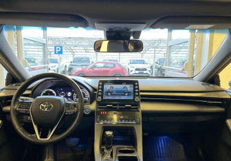 Подержанный автомобиль Toyota Avalon 2021 года (8 фото)