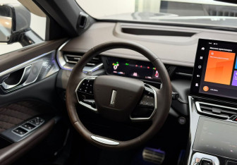 Подержанный автомобиль Wey Coffee 01 2023 года (22 фото)