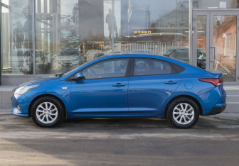 Подержанный автомобиль Hyundai Solaris Sedan 2021 года (8 фото)