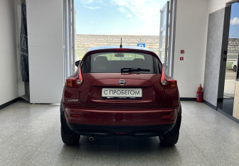 Подержанный автомобиль Nissan Juke 2013 года (5 фото)