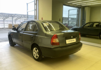 Подержанный автомобиль Hyundai Accent Sedan 2007 года (6 фото)
