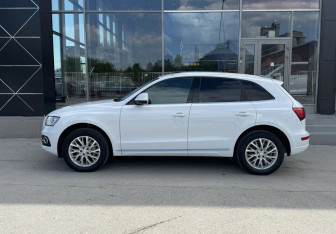 Подержанный автомобиль Audi Q5 2014 года (8 фото)